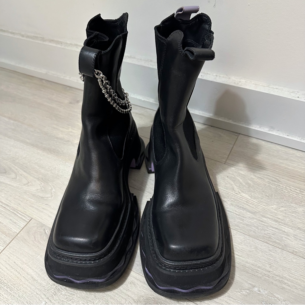 Square Cloud Boots